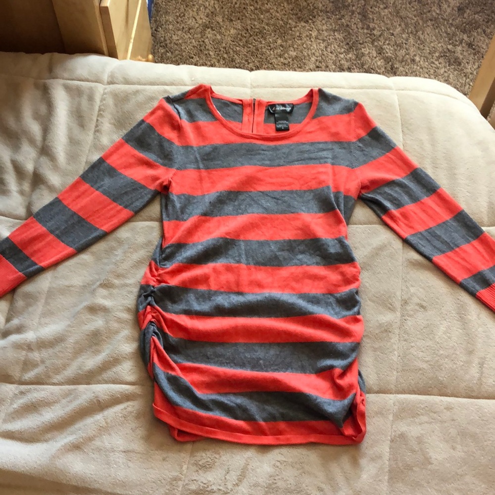 Women’s sweater- size medium